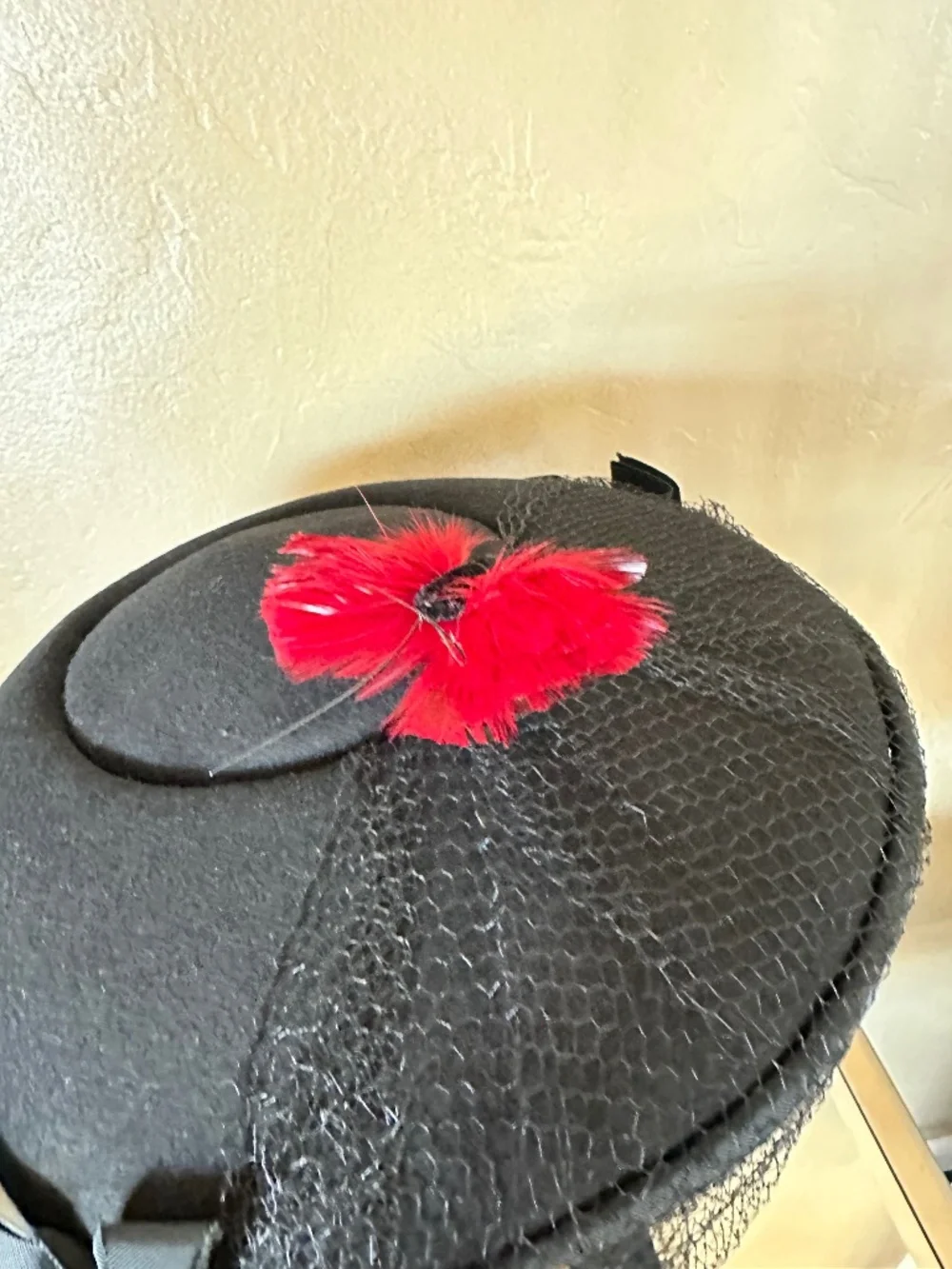 SUPERB 1940's BLACK FELT WIDE BRIM HAT + RED FEATHER 